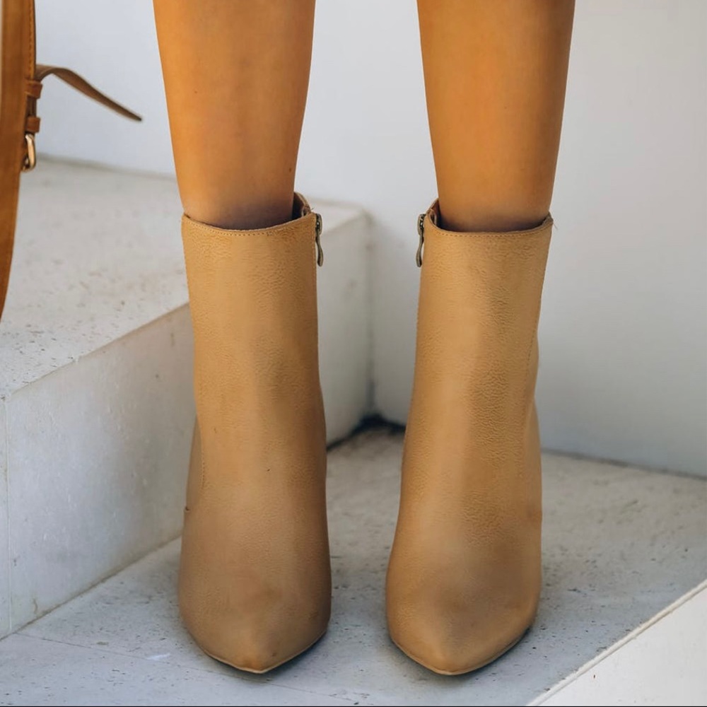 Faux leather heeled bootie